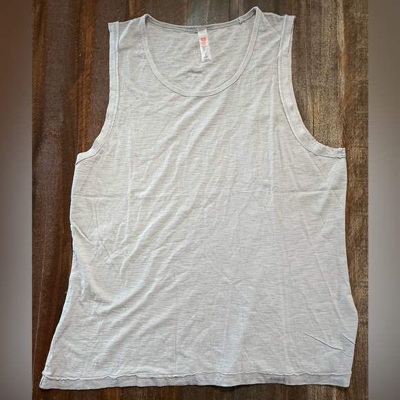 Mono B Women’s Gray Sleeveless Muscle Top NWT - Picture 1 of 3